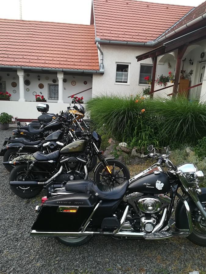 Harmony Vendeghaz Egerszalok Appartement Buitenkant foto